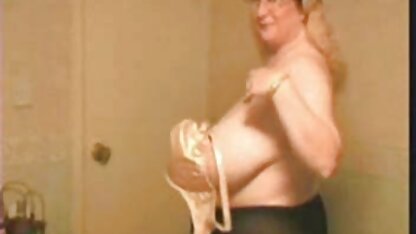 Fille-sur-fille francaises matures salopes avec des cheveux noirs sucés par des STRIP-TEASEUSES à la partie de bachelorette