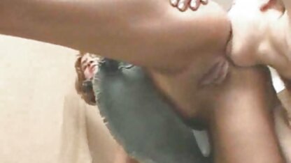 Brunette montre Gros seins à pique-nique videos matures salopes