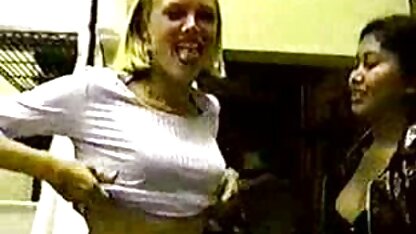 Latina femme avec un gros cul jeter ses chaussures dans le tapis et envie de cancer cochonnes mures avec son mari