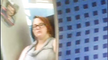 Escrocs qui cochonnes matures francaises ont une fille maigre à côté d'une fille endormie et les étaler dans un trio