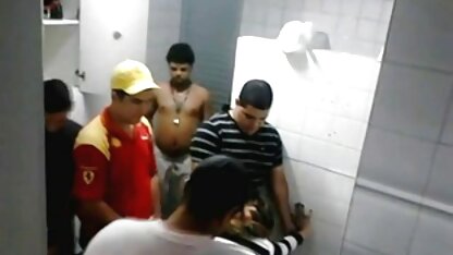 Un homme masturbation vagin filles dans la vieilles matures salopes salle