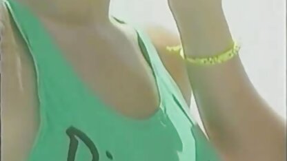 Producteur baise une jeune fille dans le salopes matures poilues casting et de sperme dans son cul