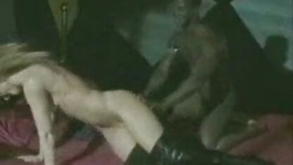 L'hôtesse de l'air baise video tukif mature copilote et les passagers taquiner un ami pour avoir des relations sexuelles dans un avion