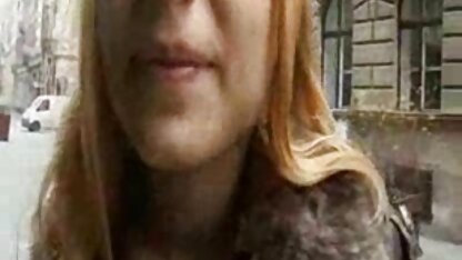 Russe MILF En bas blancs faire salopes matures françaises le sexe anal sur le canapé