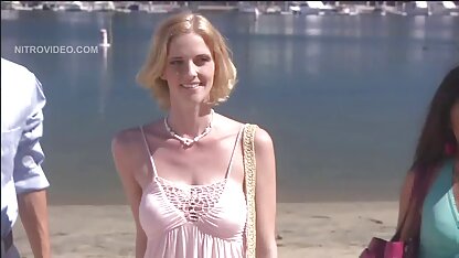 Faker est rentré du matures salopes nues travail et frotter son pénis sur l'entrejambe de sa femme, atteint l'orgasme
