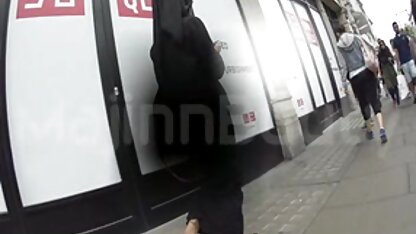 Les filles avec de gros belles salopes matures seins faire du yoga nu
