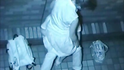 Un homme baise avec gai brunette belles matures salopes dans hôtel