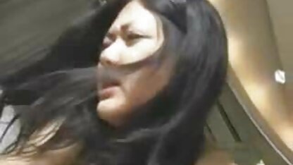 Hahal vissage une fille en bas noirs dans matures salopes nues le sexe anal et éjacule dans le visage