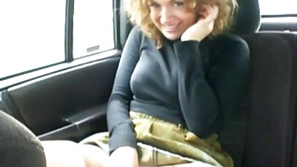 Faux attrayant brunette avec trois matures tres salopes pénis à la fois