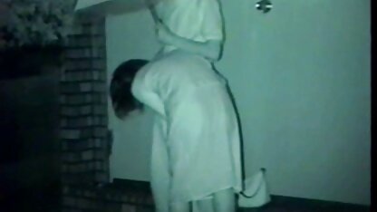 Fille Sexy se masturbe à travers des leggings cochonnes matures francaises devant la webcam