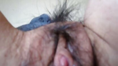 Une jeune fille avec un gros matures salopes poilues cul est venu à casting