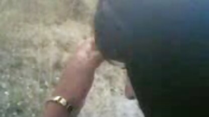 Skinny femme 60 ans cochonne hors de sa jupe après pipe et baise dans le vagin
