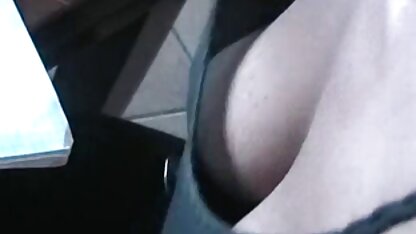 Deux secrétaires avec cochonnes mures des seins naturels Masturbation patron
