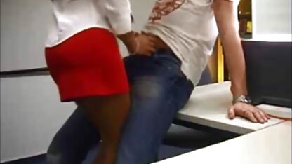 Les deux hommes se relaient pour arracher la chatte poilue Maigre D'une femme japonaise salopes matures francaises