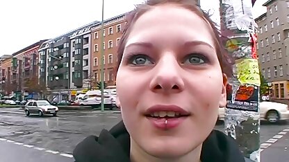 Ébène baise poilue blonde Chatte Sur cochonnes mures le canapé
