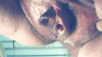 Homme filmant une pipe profonde matures francaises cochonnes réalisée par la maîtresse