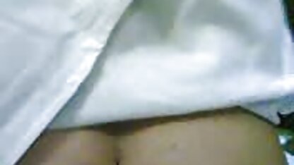 Mignon blond tour sur gros videos salopes matures melons dans avant de webcam