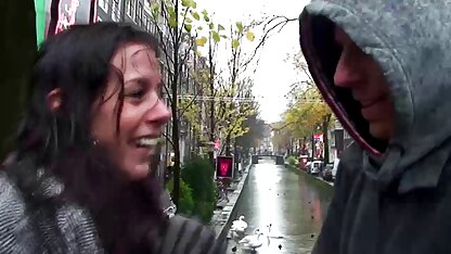 Ébène secouer la taille du cul devant la webcam et gode anus avec gravité femmes mures et salopes