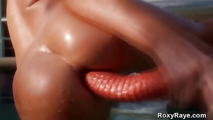 Slim vieilles matures vicieuses fille prend la bite dans la bouche