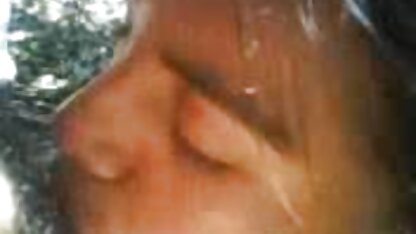 Slim belles salopes matures fille taquiner son petit ami et avoir des relations sexuelles avec elle dans la chambre