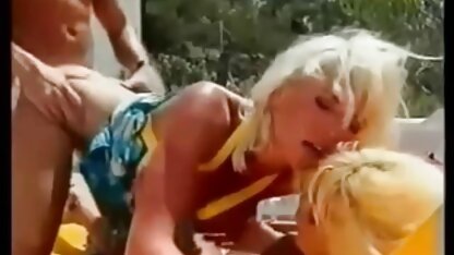 Masturbateur avec de gros seins donner une pipe tandis que baisée salopes matures francaises avec sexe machine