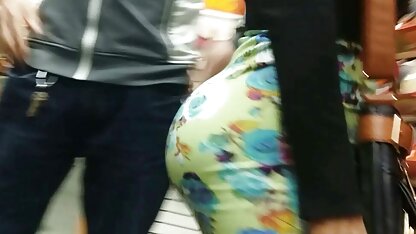 Bébé avec percé nombril putain de fille dans salopes de matures strapon strapon